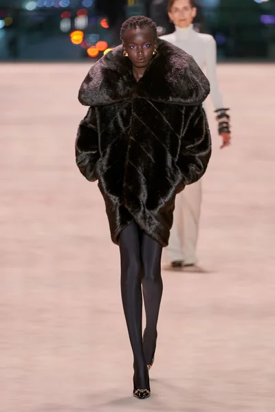 Look 37